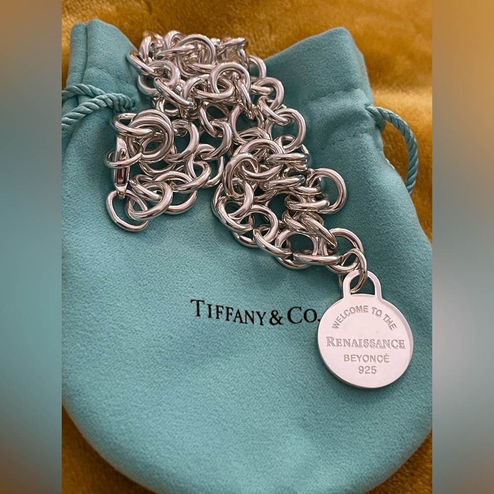 Brand new The Return to Tiffany® x Beyoncé Collection
Round Tag Necklace